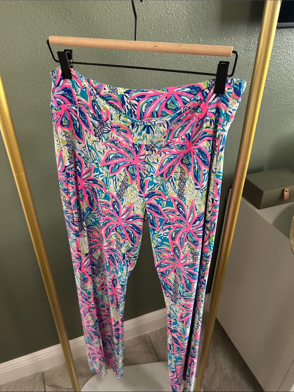 Lulu-B Tropical Floral Print Leggings in Pink and Blue